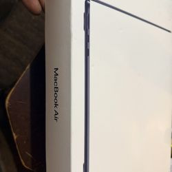 Apple MacBook Air 13-inch 2024 M3 Chip, 16GB RAM,256GB SSD,macOS Tahoe BH-99% , Battery Count - 59 .  Comes with original box and charger.   In very g