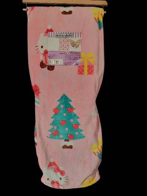 Hello Kitty Throw 60x70in - Gifts & Trees