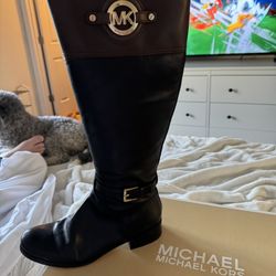 MK Boots 9W