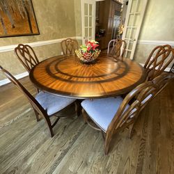 Magnuss Home “The Biltmore” Dining Table & Chairs