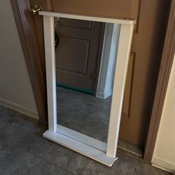 Hanging mirror