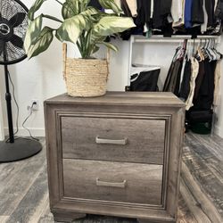 Grey Dresser 