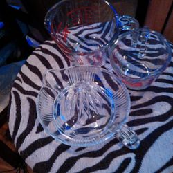 3 Items 2 Measuring Cups And A Glass Juicer All In Like New Cond 