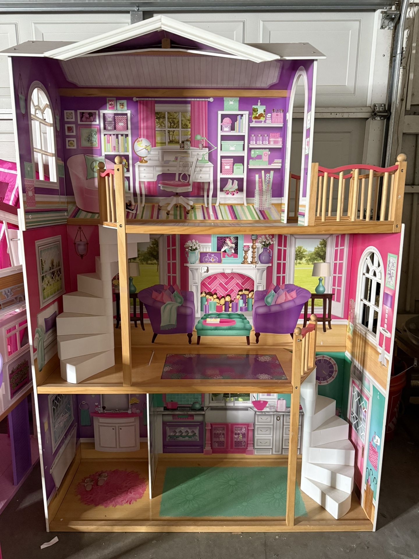 Girls Doll House 