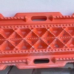 Action trap Recovery Traction Boards – Pair  Retails for $260 new   The ActionTrax Traction Recovery Boards offers a simple yet effective solution to 