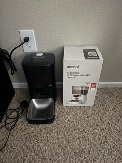 Cat feeder