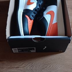 Jordan 1 Low Shattered Backboard Gs Size 6.5(Youth)