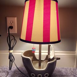 Kids Pirate Ship Lamp