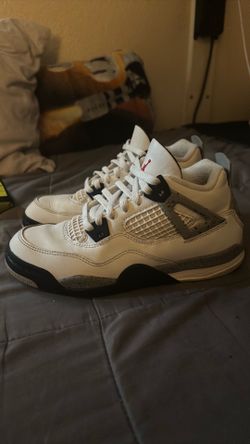 Kids Jordan 4s white cement  2Y