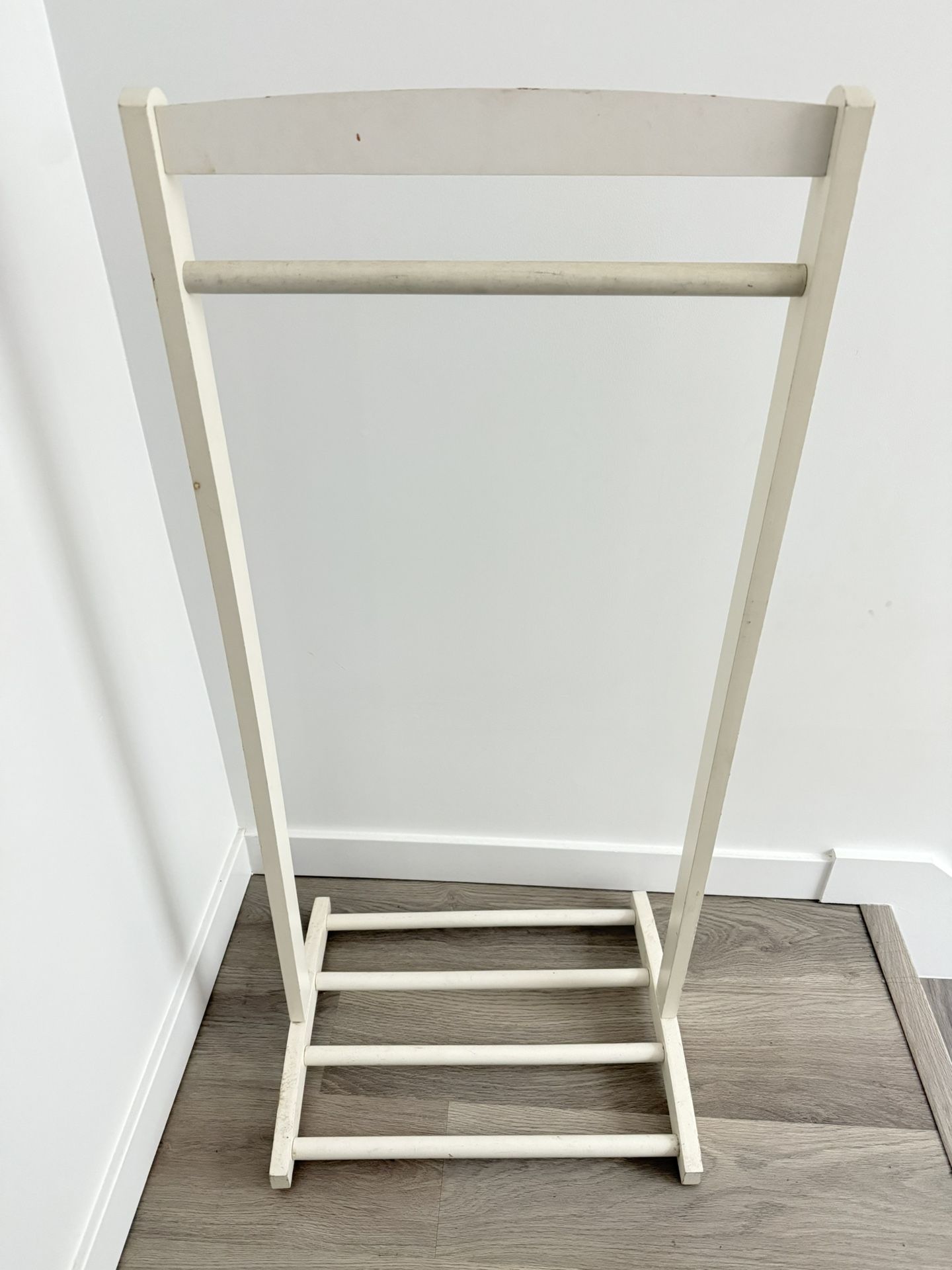 Kids Clothing Rack