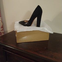 Woman's Black High Heels Size 8.Never Used