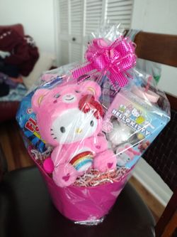 Hello Kitty Gift Bundle With Hello Kitty Paint Figurine & Blanket
