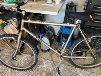 Vintage Jamis Diablo mountain bike