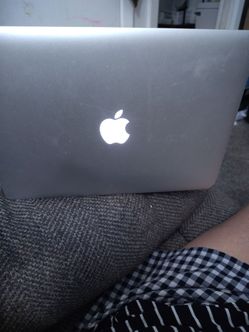 Apple laptop