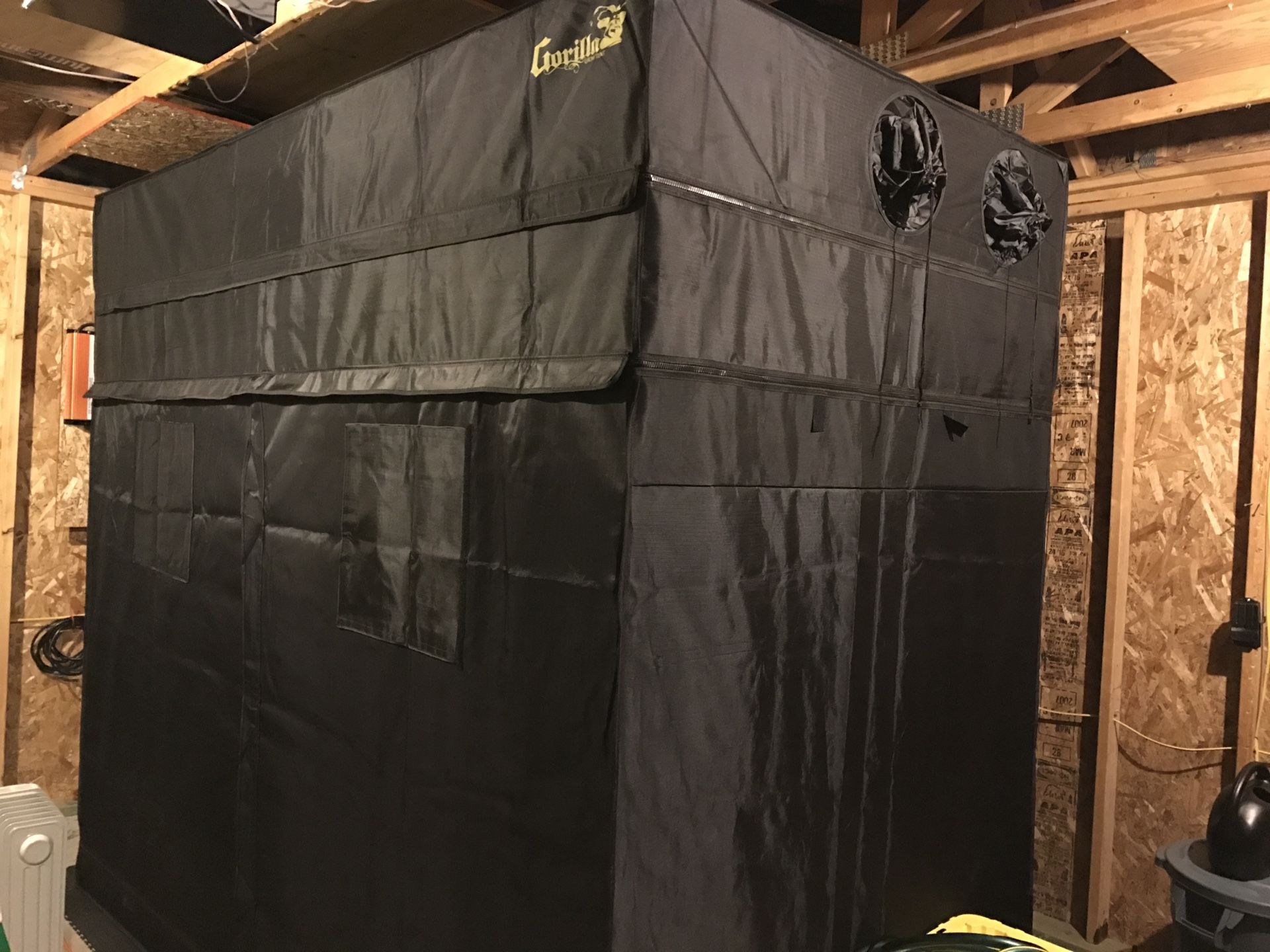 Gorilla Grow Tent