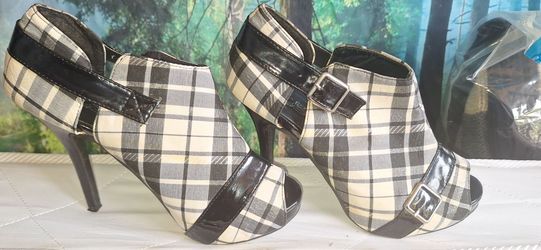 Women's high heels size 8
