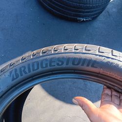 1 llanta 275 35 R19 Bridgestone Turanza T005