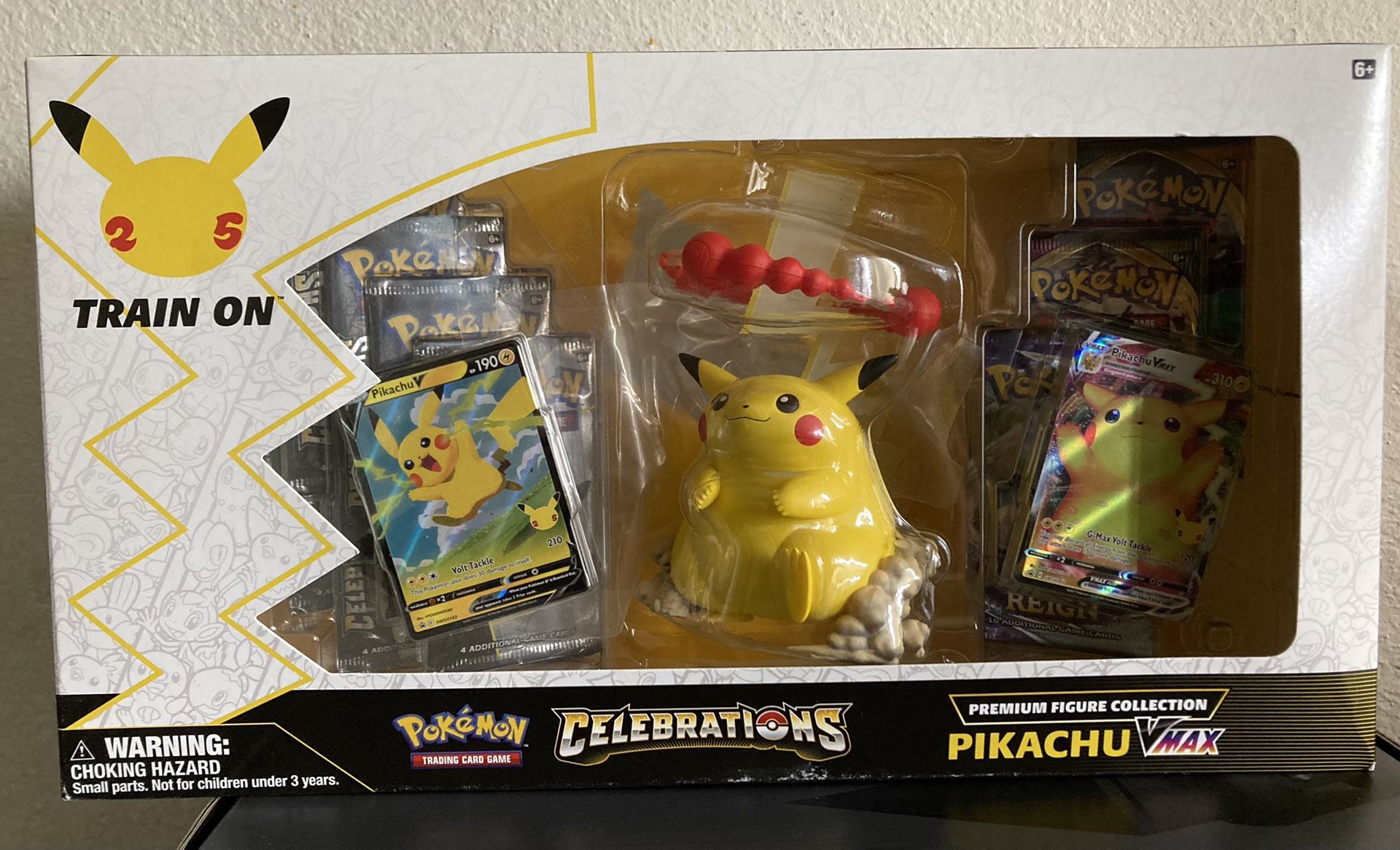 Pikachu VMAX Figure Premium Figure Collection Pokemon Celebrations 