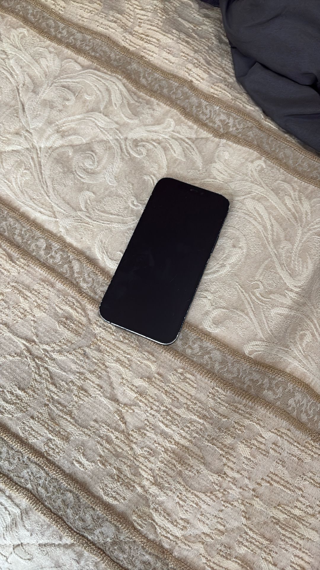 iPhone 12 64gb (LOCKED)