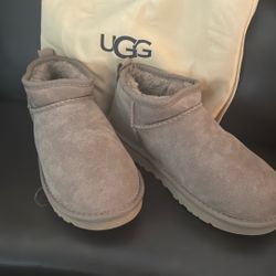 Brand New UGGS! Women’s Size 8 