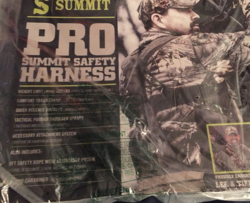 Summit pro safety harness