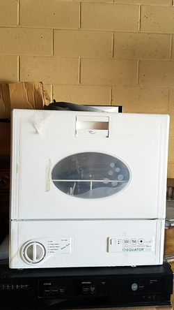 Mini dishwasher for behind bar