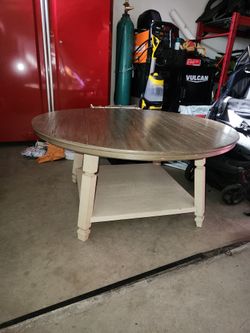 Signature Design by Ashley Bolanbrook round coffee table