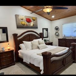 8  Piece King Size Bedroom Set 