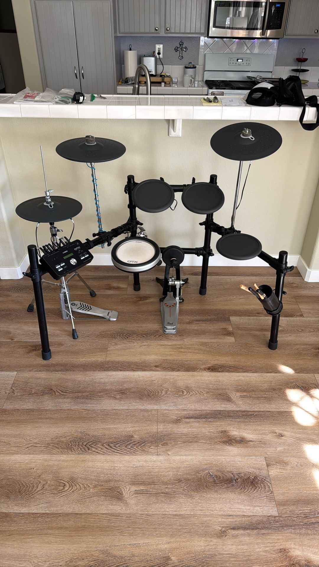 Yamaha DTX 502 electronic drums set