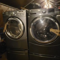 Electric LG washer and dryer set