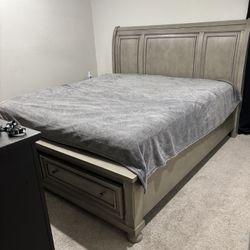 King Bed With Storage Drawers 