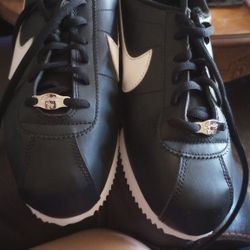 Quick Sale!!! Nike Cortez Size 7Y - youth -- BEST OFFER!!!