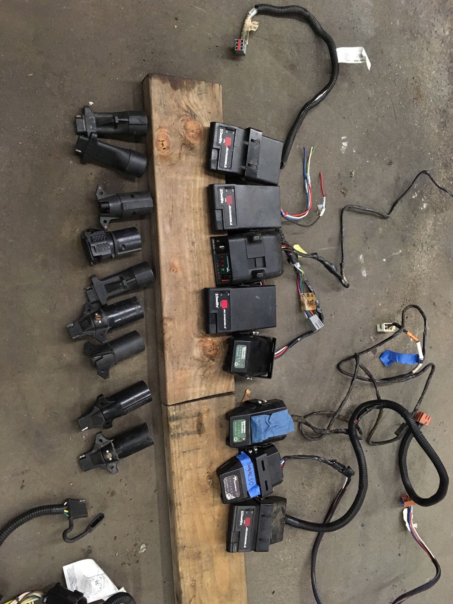 Trailer brake controllers and trailer plugs for trailer and Harnesses for the controllers
