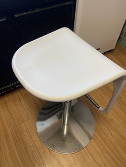 2 Counter Top Chairs