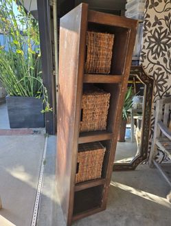 WOOD BENCH WITH BASKET CUBBIES