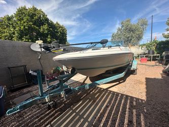 Sea Ray Boat