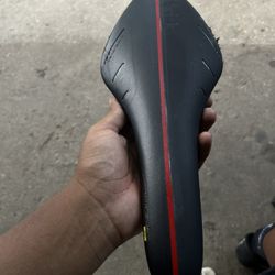 carbon fizik 00 saddle