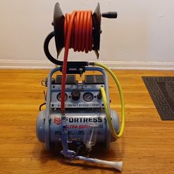2 GALLON AIR COMPRESSOR/ HOSE & REEL