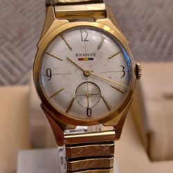 17 Jewel manual Wind Benrus watch with unique case and lugs Fully Serviced