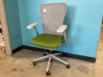 HAWORTH Zody Standard Posture Mesh Office Chair