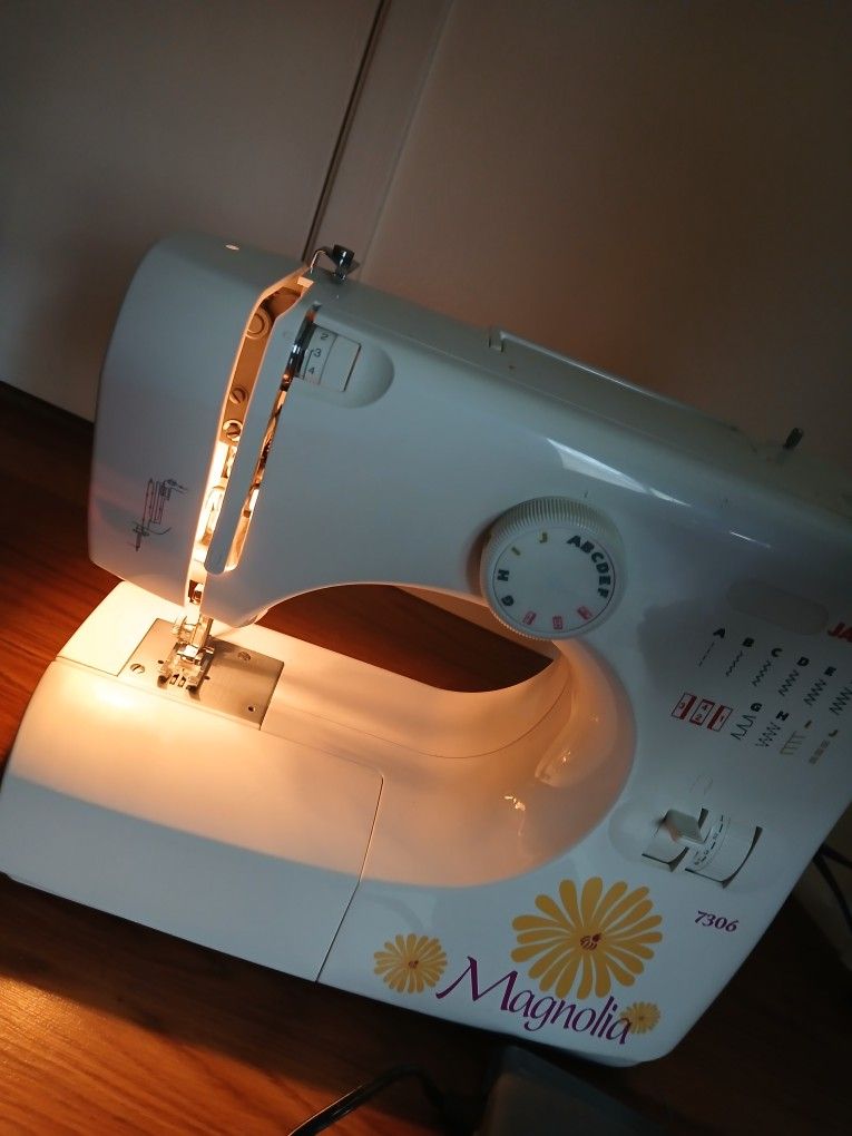 Sewing machine Magnolia