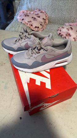 Nike Air max purple 7.5 women’s