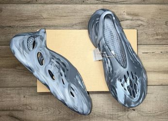 Yeezy Foam Runners MX Granite