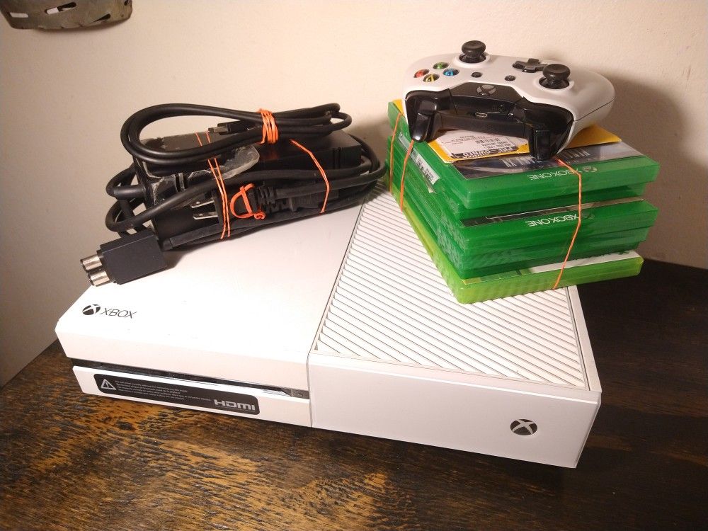 Xbox One w/ 7 Games