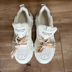 Casual Tennis Shoes New For Lady Size 8 Cash Only. 77023