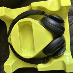 Onn Wirless On-ear headphones