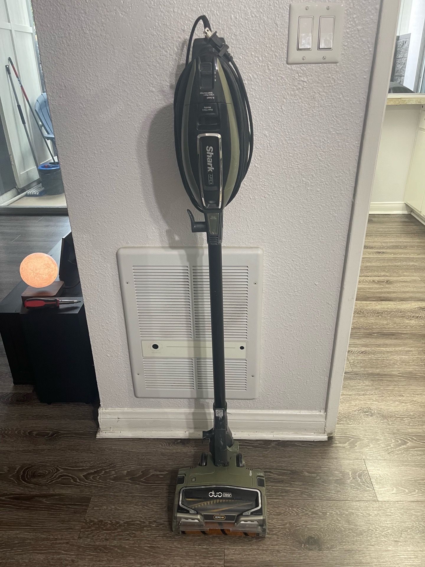 ✨ Shark Apex DuoClean Zero-M Vacuum – Works Great ✨