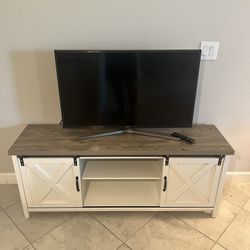 40” Samsung TV  & Stand 