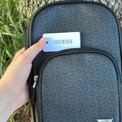 Guess Fannie pack