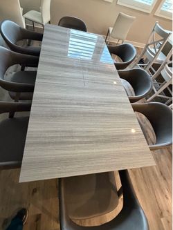 Modern Extendable Dining Table + 8 Chairs – Seats 8 – Excellent Condition